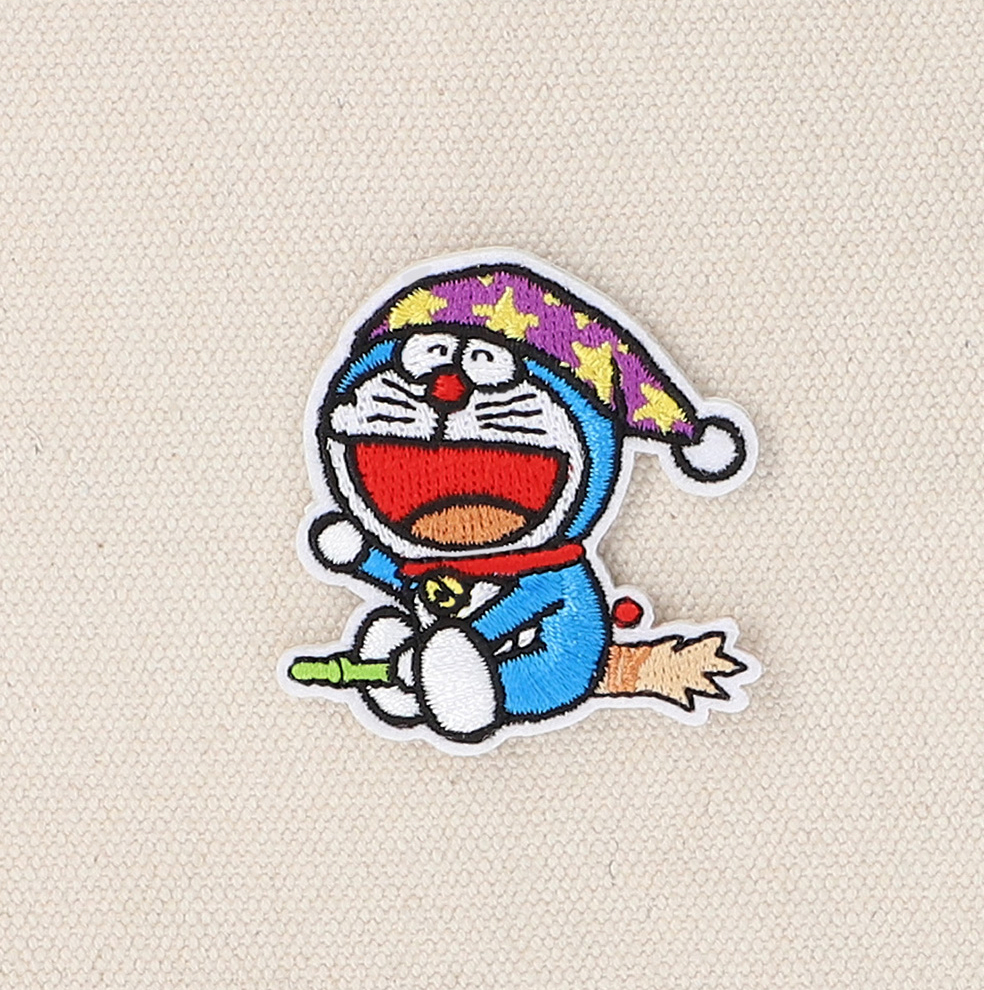 未來百貨限定 多啦A夢電影刺繡章