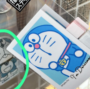 多啦A夢表情好奇樣貼紙