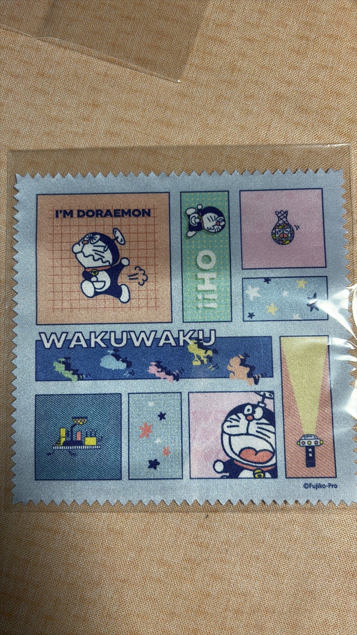 Flowering 多啦A夢非賣品眼鏡布