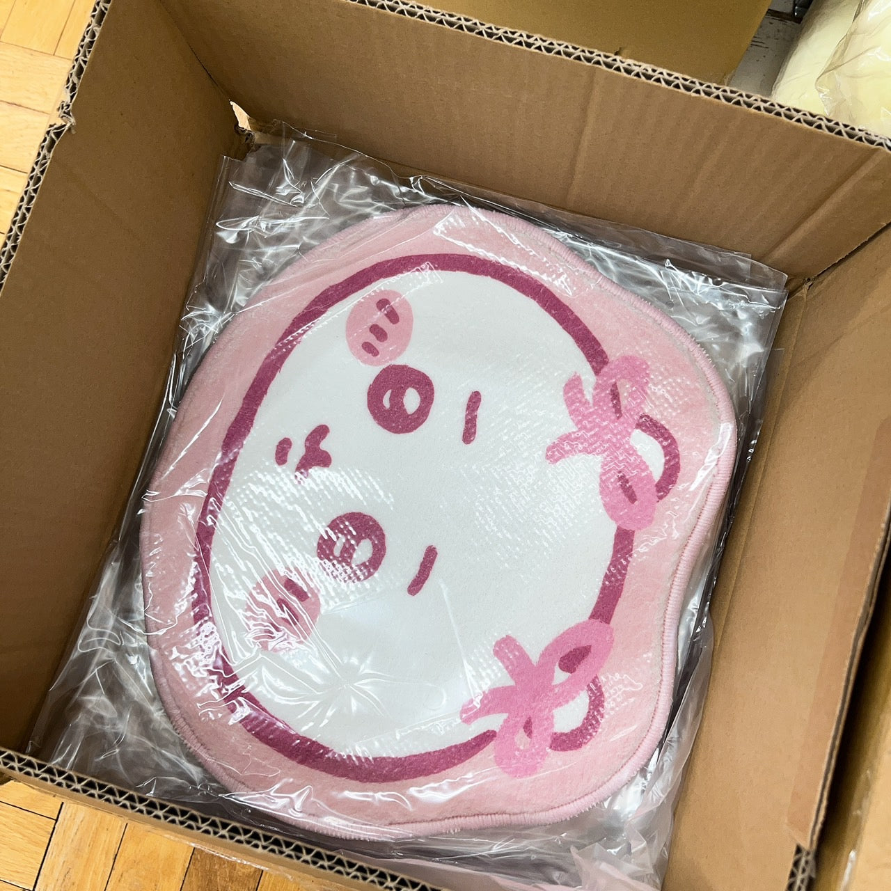 Chiikawa 絲帶大頭防滑地毯