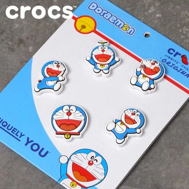 Crocs 多啦A夢扣