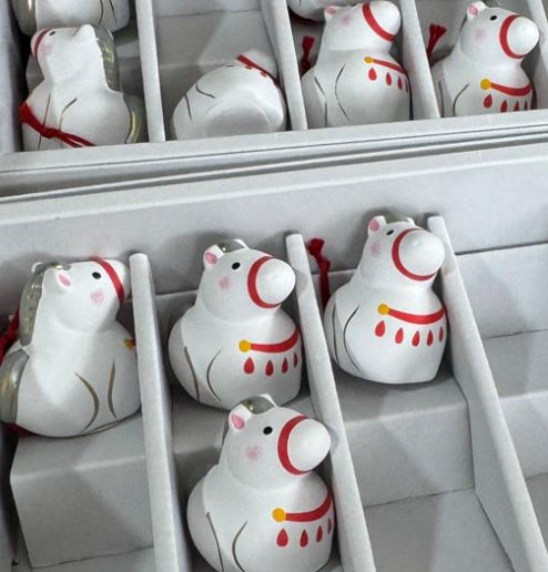 札幌諏訪神社限定 白色馬仔擺設