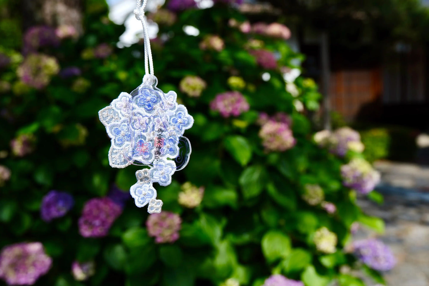 奈良町御靈神社・花結刺繡御守
