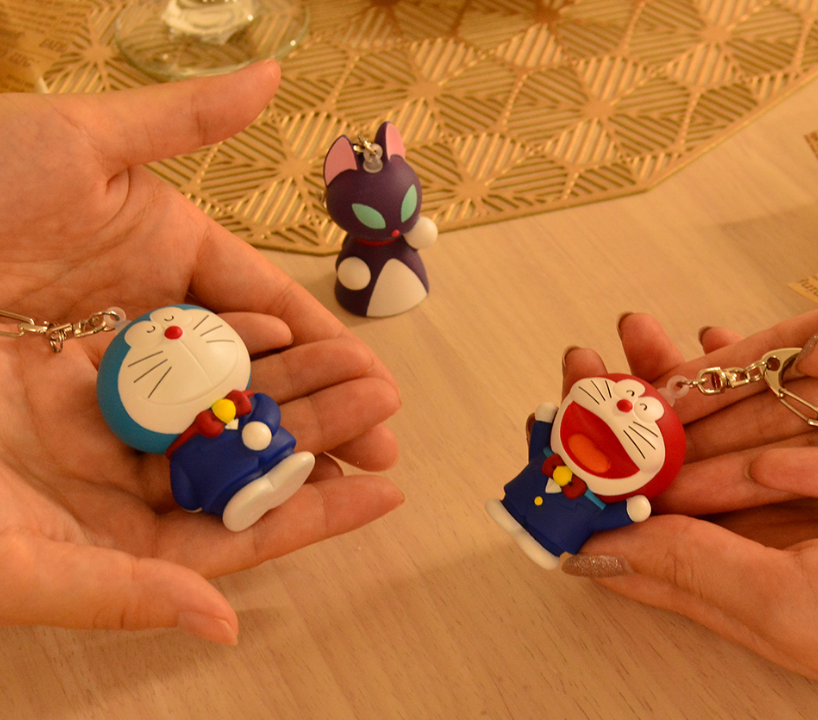 未來百貨 多啦A夢禮服鎖匙扣