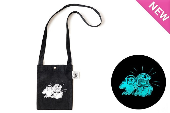 不二雄館限定多啦A夢螢光斜孭袋