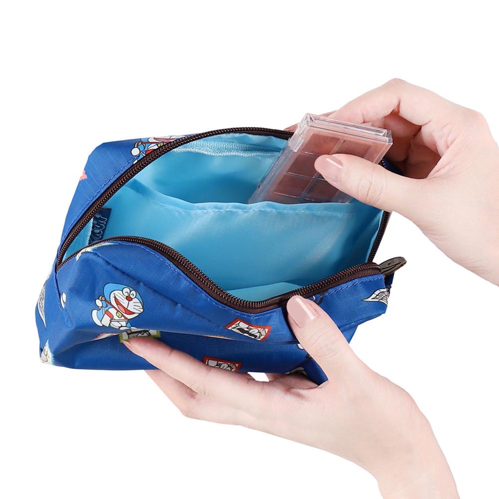 未來百貨限定 多啦A夢Enjoy Your Trip Pouch