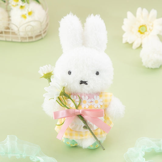 Miffy Flower 洋甘菊花花圍裙公仔掛飾(黃色衫)￼