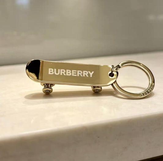 Burberry 贈品 滑板車鎖匙扣