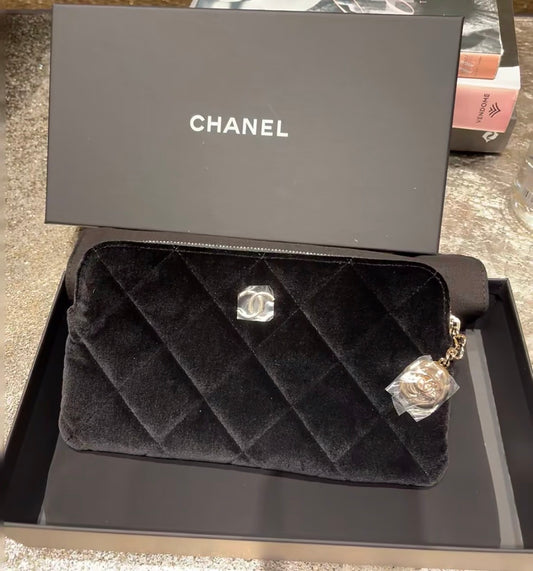 Chanel VIP會員限定生日贈品 黑色毛絨手拿包