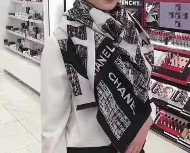 Chanel 海外專櫃贈品 黑灰色羊絨頸巾圍巾披肩