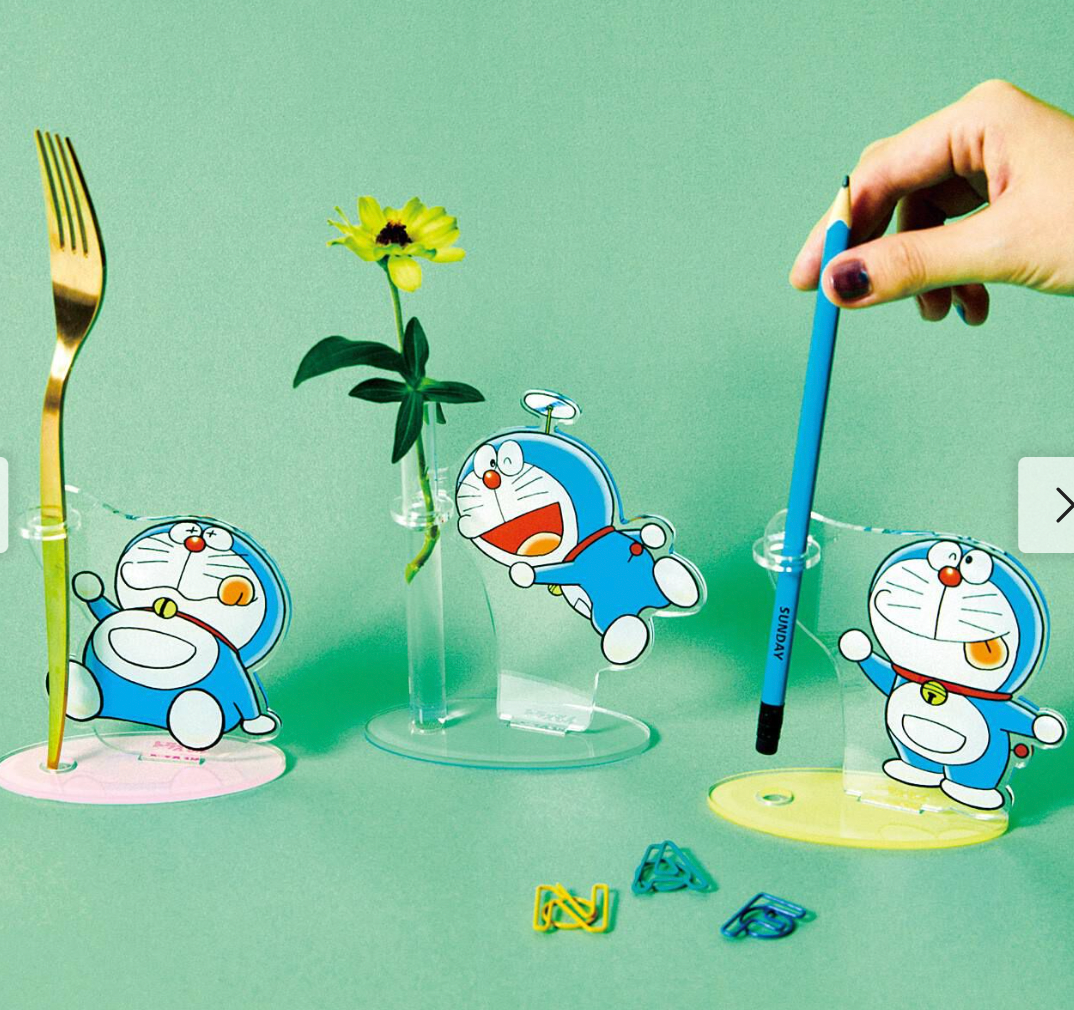 多啦A夢筆插立牌