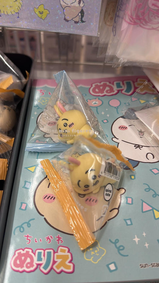 Chiikawa 兔兔figure x 2