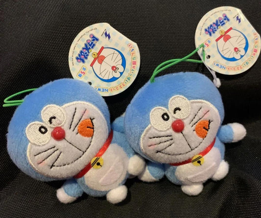 多啦A夢舐脷公仔掛飾