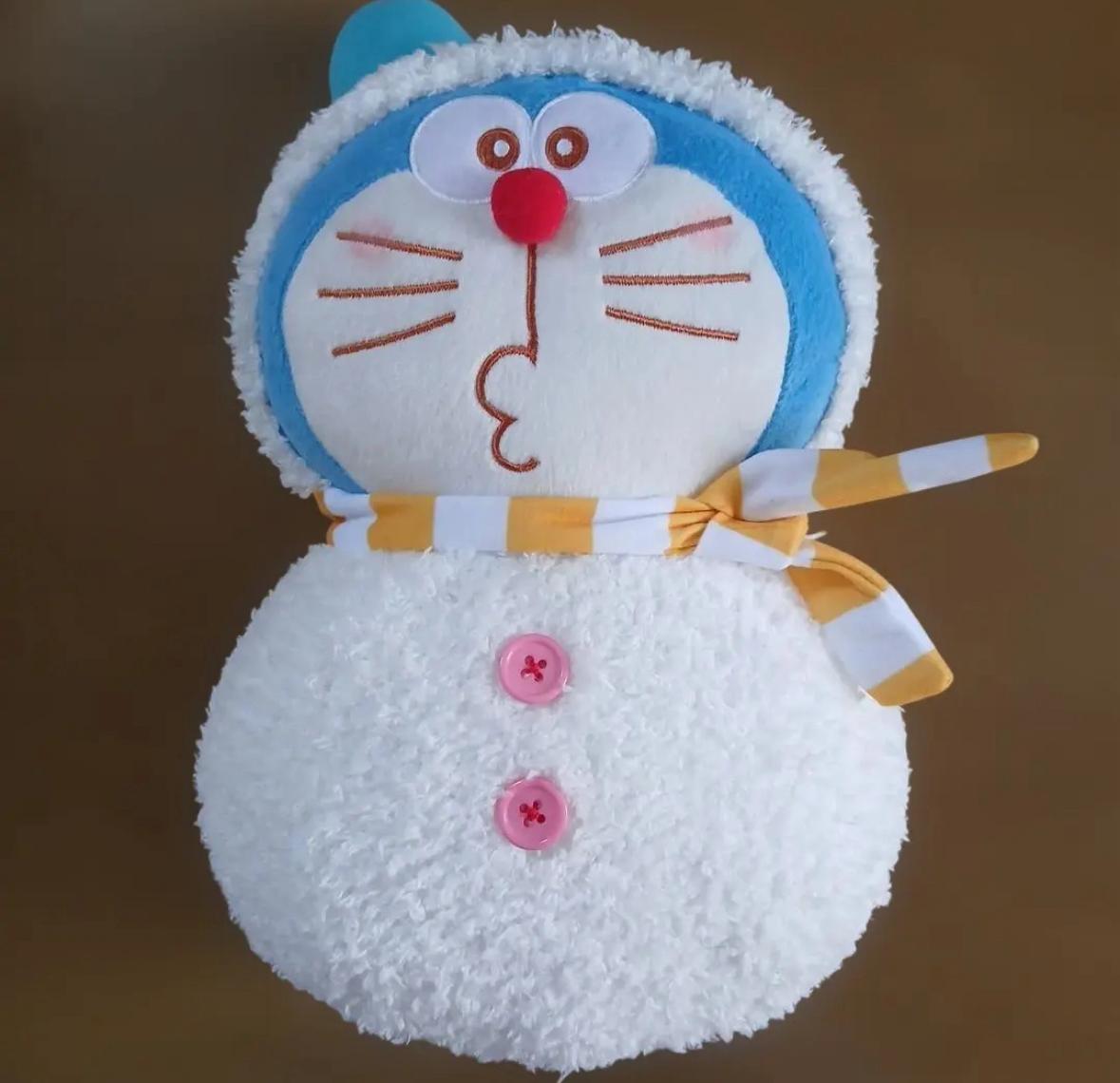 多啦A夢雪人公仔