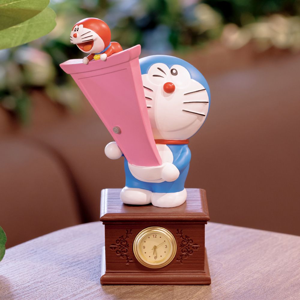 未來百貨限定 多啦A夢隨意門時鐘