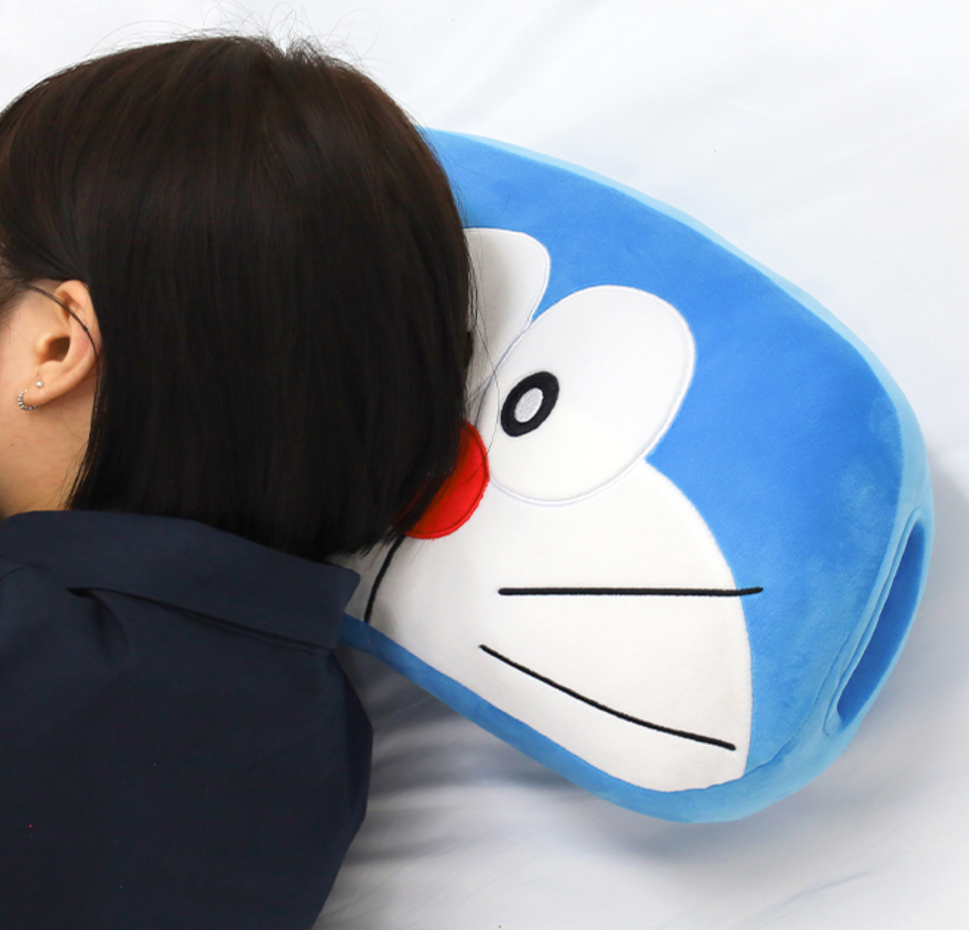 韓國 多啦A夢暖手公仔咕𠱸Cushion